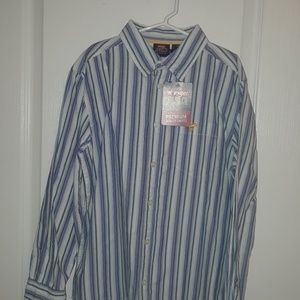 Wrangler long sleeve button down shirt
